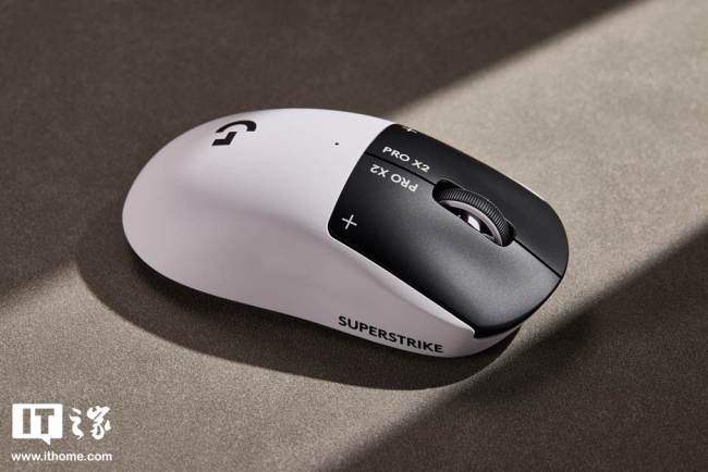 IT之家开箱罗技 GPW5 雪豹电竞鼠标图赏,业界首发可调电磁微动、全新黑白撞色