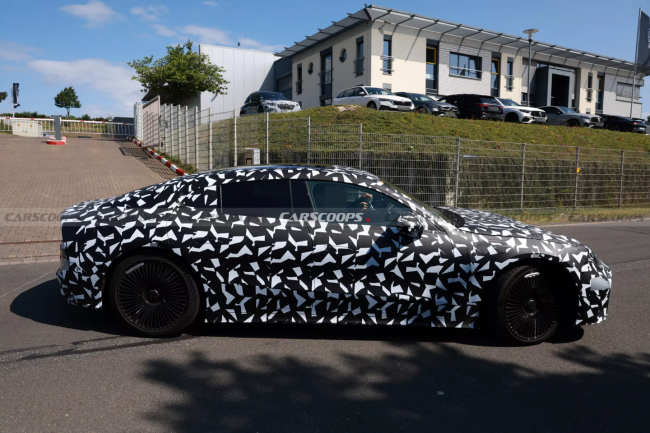 梅赛德斯-AMG 新款 GT 四门电动车内饰首曝：运动型方向盘，动力预估超 1300 马力