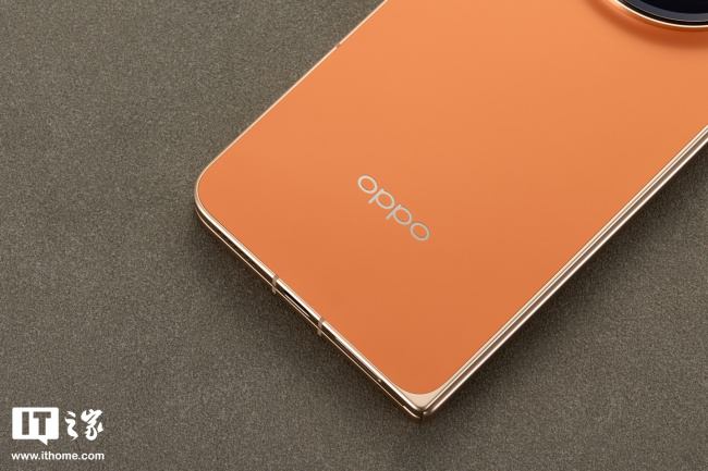 IT之家开箱OPPO Find N6 图赏：号称“全球最平整折叠手机”，无感折痕，久用平整