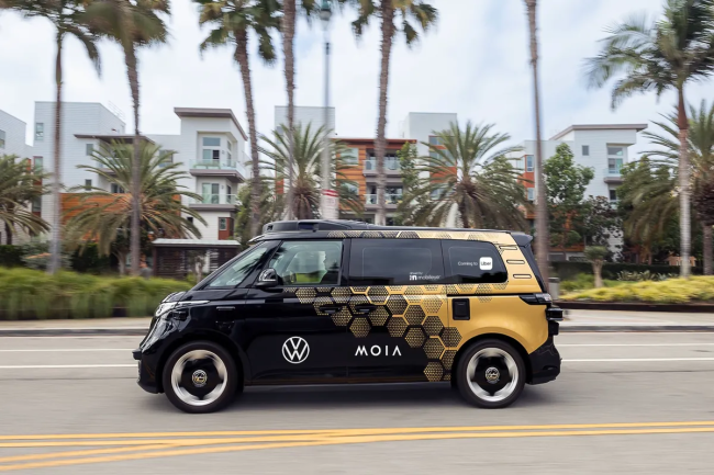 大众与 Uber 在洛杉矶启动自动驾驶巴士路测，所用车型为 ID.Buzz