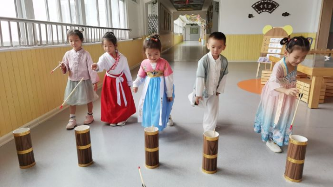 砀山县砀城第一幼儿园开展双节主题系列活动