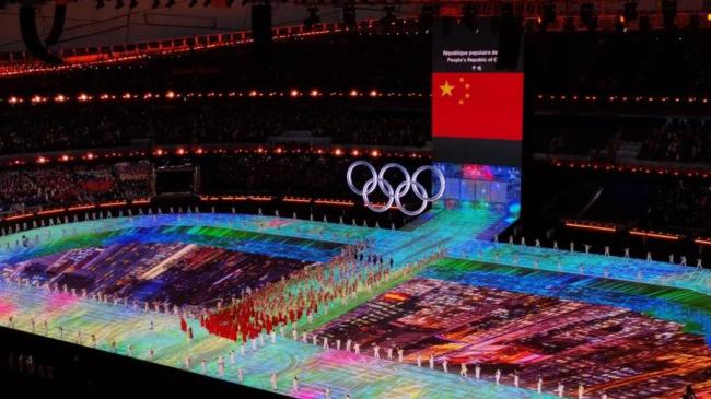 广场舞跳进冬奥会开幕式 各地群众载歌载舞“站在草原望北京”