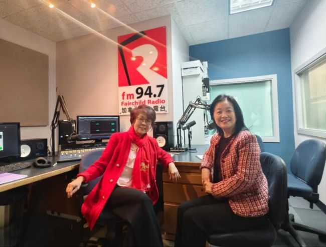 中国驻卡尔加里赵丽莹总领事接受加拿大中文电台采访