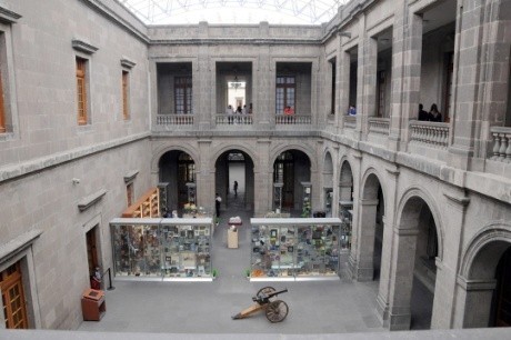 墨西哥国家历史博物馆中精美的中国扇