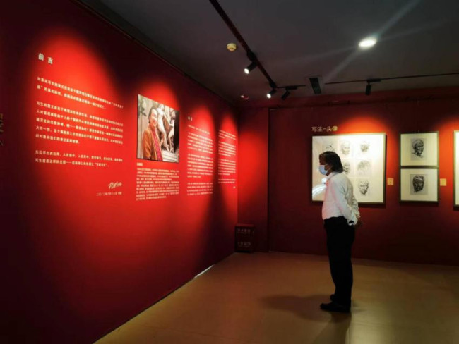 艺术名家参观“杨晓阳丝绸之路写意写生作品展”