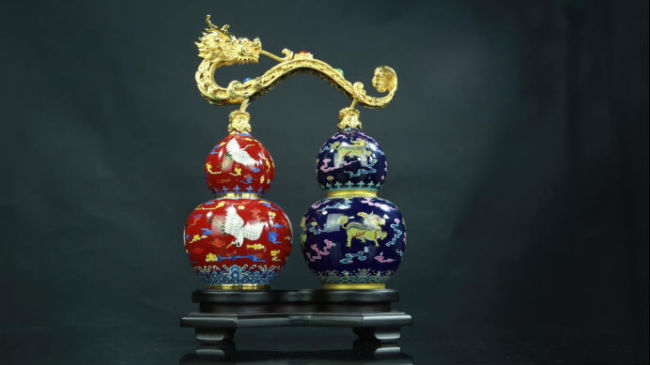 中国工艺美术史首款“宫艺三绝”《天福联瓶》诞生