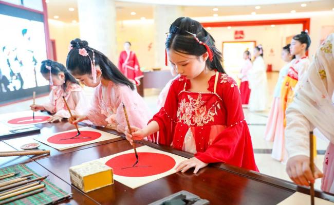 诗画鹤壁 封神之地：中国鹤壁邀您来尽享文化之旅