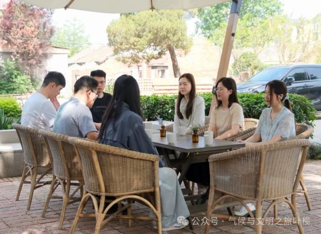 “碳中和火炬”见证：第八届“寻找最美海外中国游客”在信阳南湾礼堂揭晓，毛大庆、杜怡霖、叶晨光获奖
