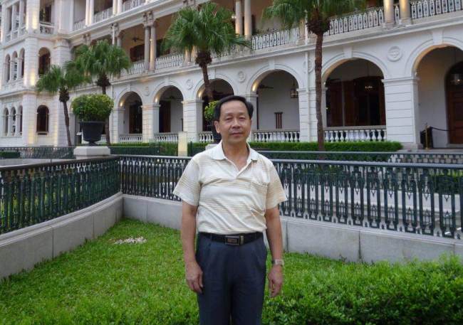 青春写作的典范—许昭华评卢忱散文诗《山中大雪》