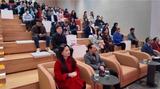 用文字力量 铸品牌灵魂 ——中原时尚美学研究院大师课第二讲在艺秀小镇圆满举行