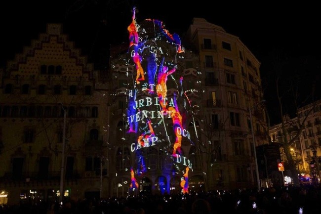 巴特罗之家光影大秀《荫藏的顺次》点亮高迪年 ——从巴塞罗那城市大众艺术到中国应付麇集刷屏的全球回响