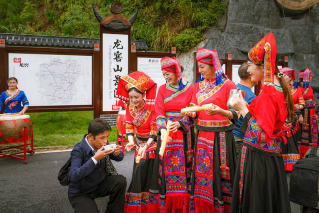 一山藏古韵，四季宜康养  ——湖南省临湘市龙窖山生态旅游度假区欢迎您