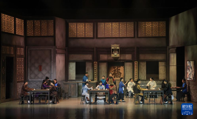 戏剧育人：北京中学生演绎《呐喊》《茶馆》