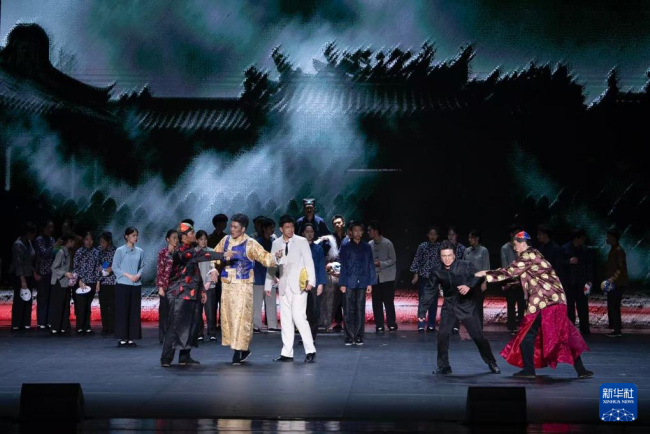 戏剧育人：北京中学生演绎《呐喊》《茶馆》