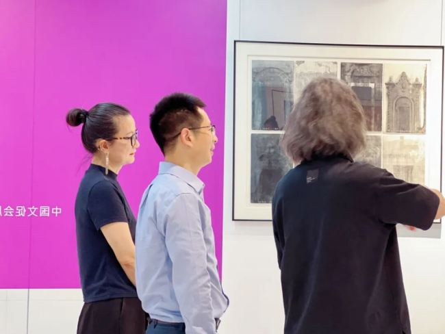 由中国文促会等主办的“如歌的行板·第三届全国女画家版画作品邀请展”巡展首站在上海正式揭幕