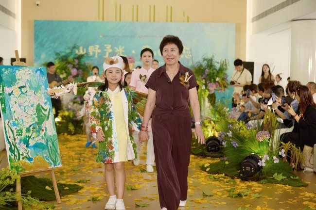 对话儿童艺术教育家陈吟：让艺术成为深圳儿童医院里的一束光