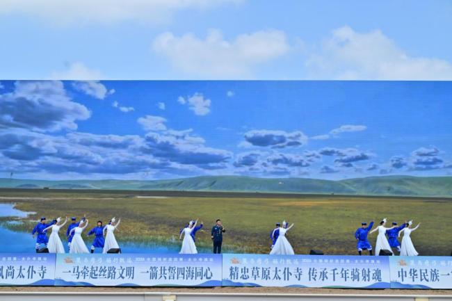 蒙古族青年男高音歌唱家敖日格乐演唱歌曲《天边》