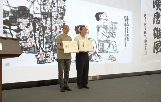 现场丨从戈壁到山地：杨晓阳丝路四十年巡展，贵州壮写南方新章