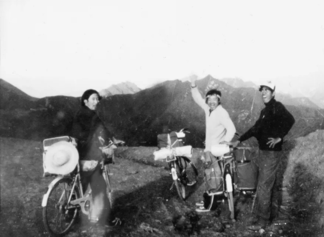 现场丨从戈壁到山地:杨晓阳丝路四十年巡展,贵州壮写南方新章