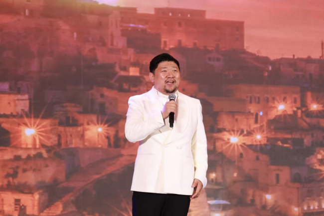 “九九重阳・快乐生活”第八届重阳节公益晚会在京举办