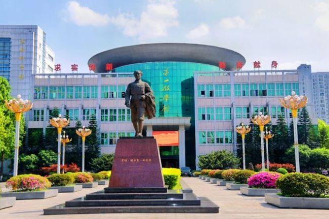 16所军校的春景！