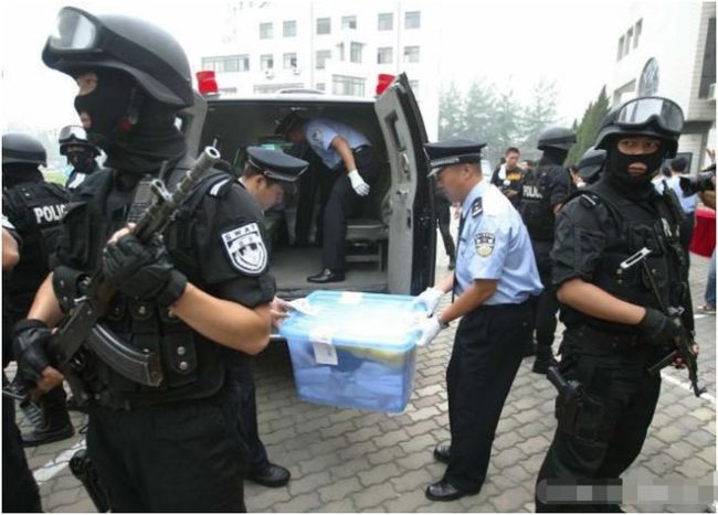 高考试卷“绝密押送”，场面过于震撼