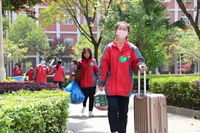 放假通知:2024中小学寒假时间来了!家长难以接受