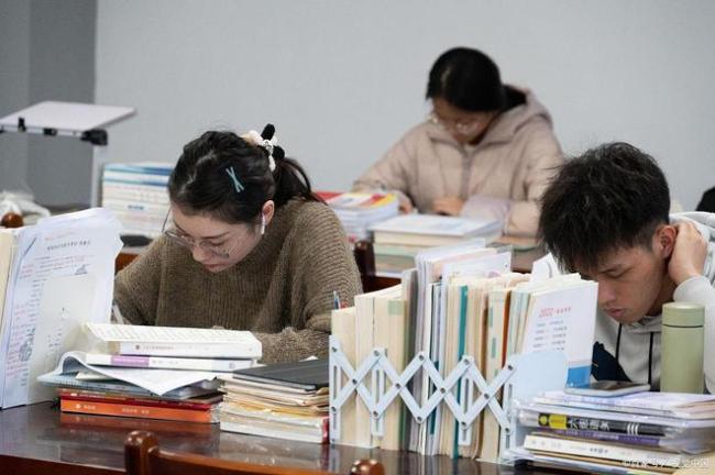 24年考研国家线公布,张雪峰一语击中