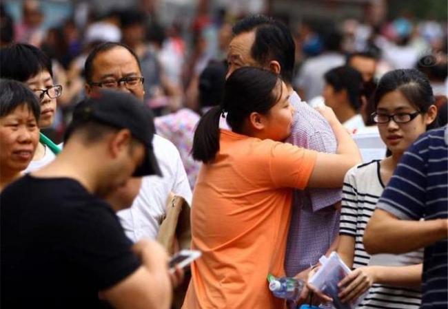 高考低分也炫耀？这些家长的教育观，真是让人佩服
