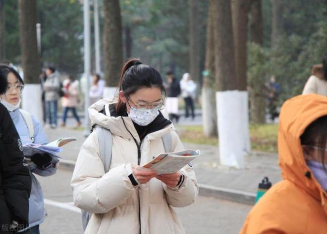 说到就业：博士比硕士难，硕士比本科难，本科比高中难，为什么？