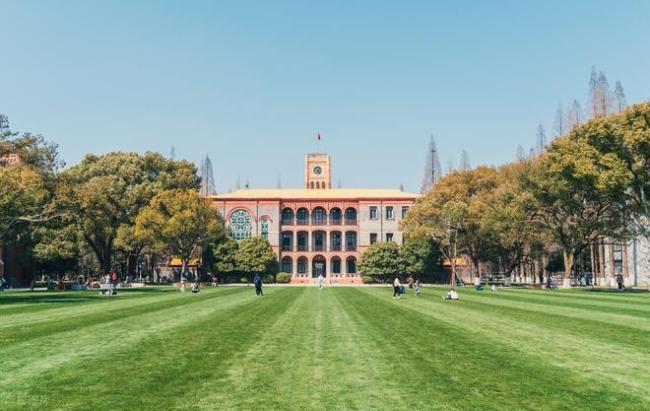 考大学选城市：这10个城市为什么香？