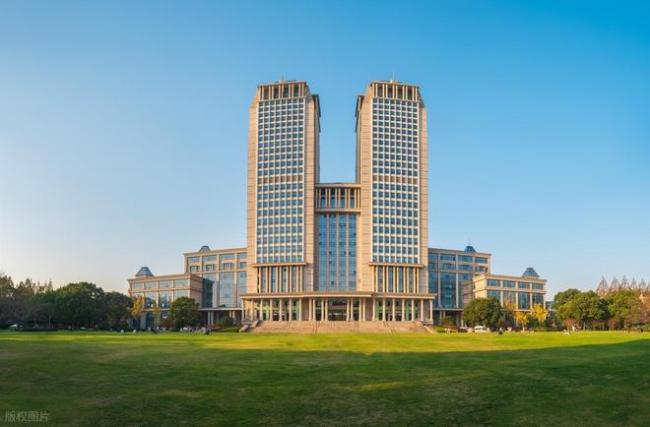 2025年985高校保研率排名：中科大第三浙大第十一，前十名是谁？