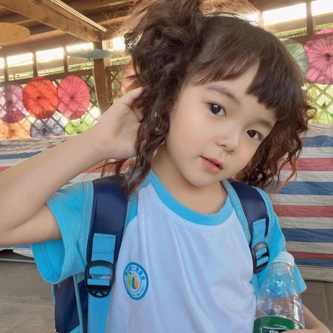 颜桃桃 幼儿园萌娃 超模星势力盛典夺冠 凭着热爱深耕时尚满载荣光