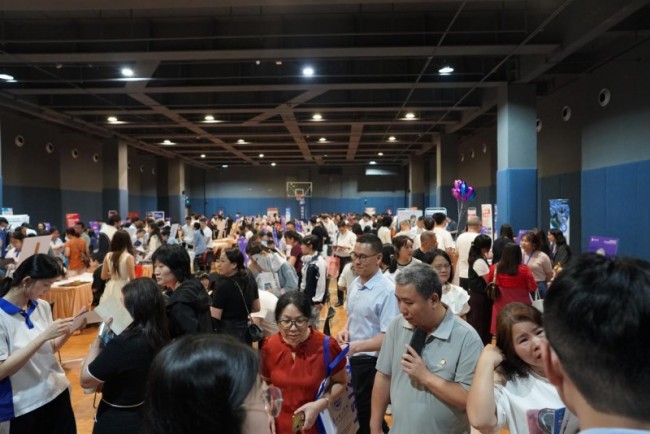 深圳民办学校首创！华朗学校举办大规模全国高校招生咨询会