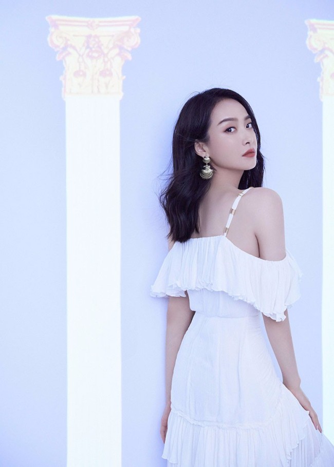 宋茜出席2021湖南卫视春晚 温柔颂歌漫游星海月光