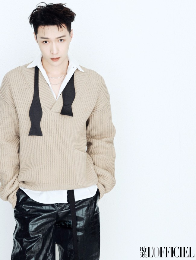 张艺兴时尚大片解锁开季封面 低调“炫腹”展不羁魅力