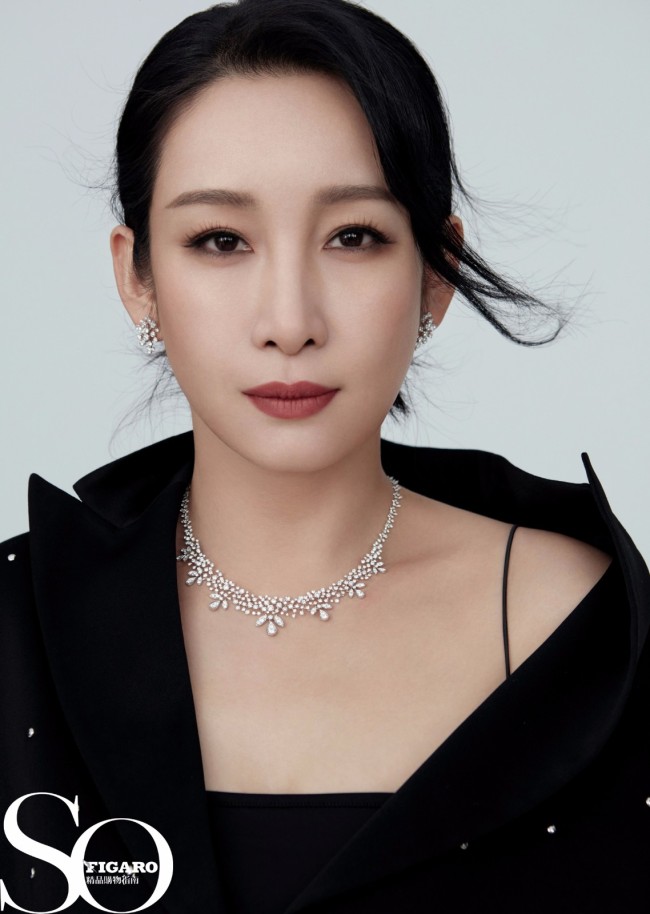 秦海璐最新杂志大片曝光 质感十足