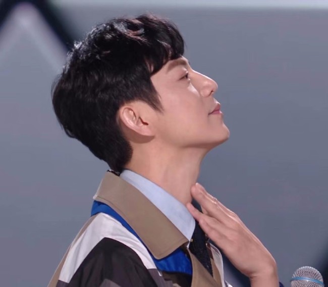 何炅主持《创造营2021》宁静夸何炅有很帅的脖子