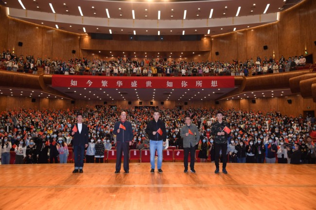 《长津湖》北大放映激荡热血家国情北大学子