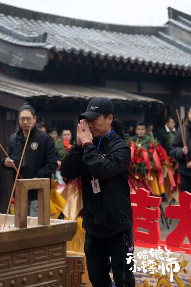 甜宠剧《天赐娘子小镖师》开机 神力镖师错上花轿