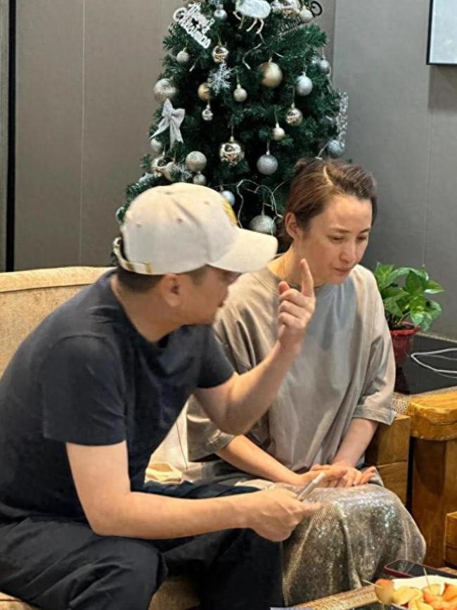 53岁陈建斌力破离婚传闻蒋勤勤否认老公有私生子