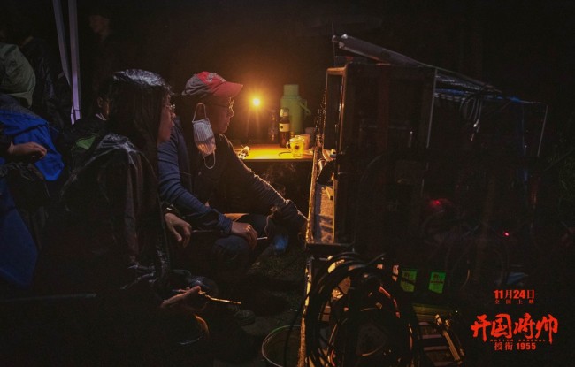 电影《开国将帅授衔1955》海报特辑双曝光 狠抠细节追忆先辈精神