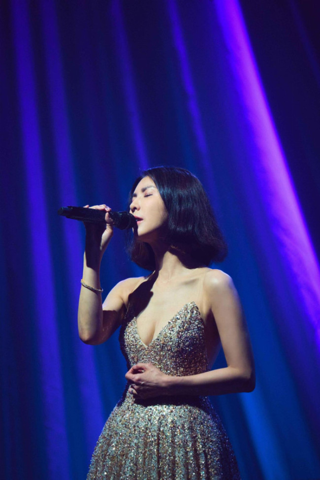 舞台唯美,歌声疗愈 许茹芸“适合相爱的时辰”深圳演唱会圆满收官