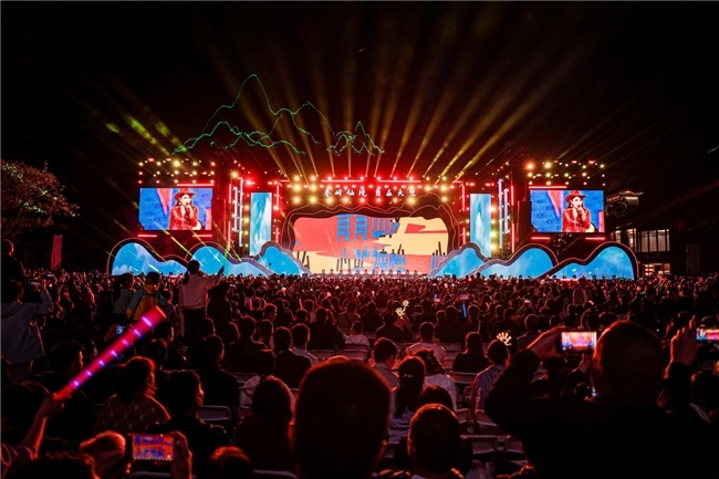 燃爆了!韩磊、乌兰图雅、春雷等唱响天竺群星演唱会