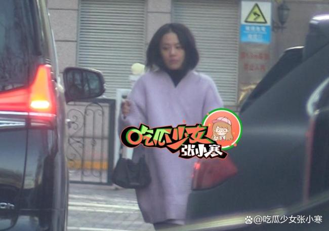 马思纯现身美容院素颜状态好沧桑 肤色暗沉眼袋浮肿