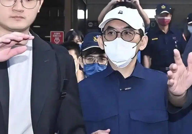 黄子佼和21名受害者息争 息争金额为20万台币