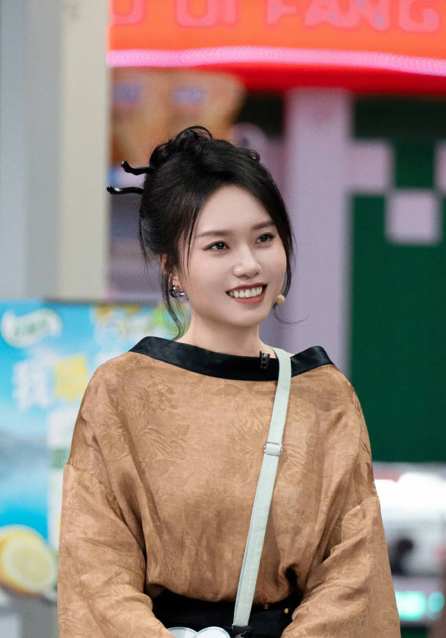 謝田飛回應李雪琴“法院見”：為什么反訴我泄密？