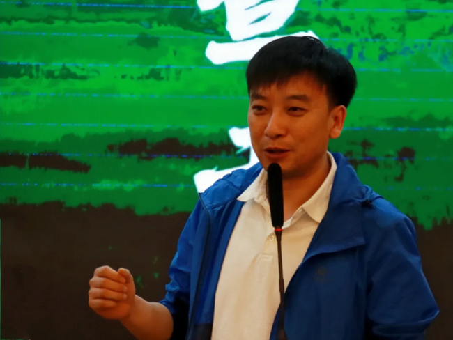 这部蒙古语的公路片电影《巴彦查干》，在赤峰学院首映成功！曾获8个国际电影节入围提名