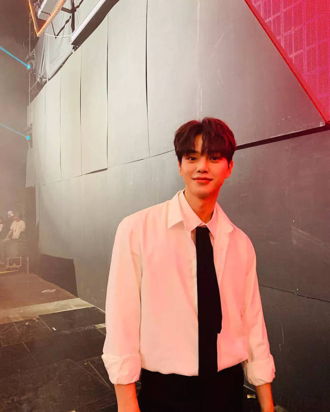 韩国演员宋江更新健身照！肩膀宽肥头大面变丑了