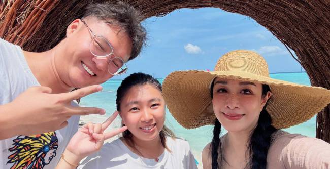 钟丽缇晒出一组海边度假好意思照 体魄超辣情状好